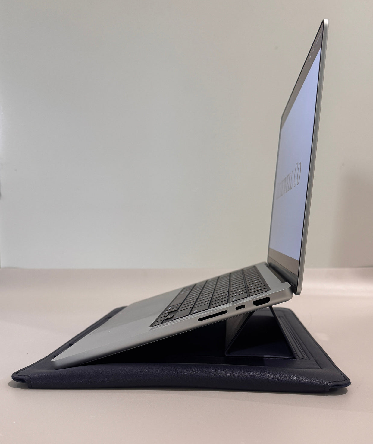 Multifunctional Laptop Sleeve Stand